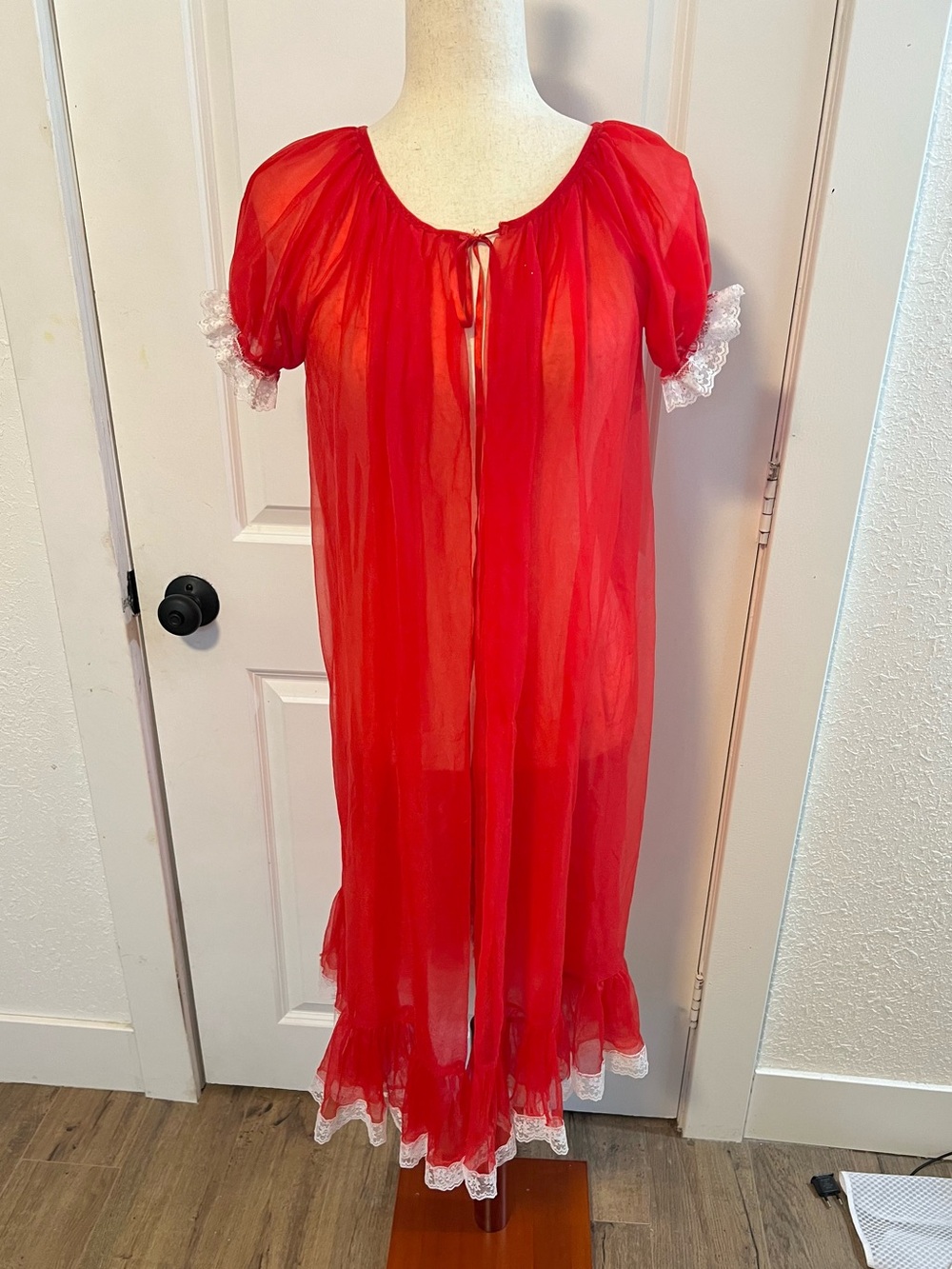 VNTG 1960s Red Double Layer Chiffon Peignoir Nightgown Sabrina Carpenter